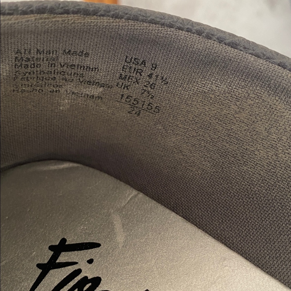 Fioni Gray and Silver Flats Size 9 - Picture 5 of 6